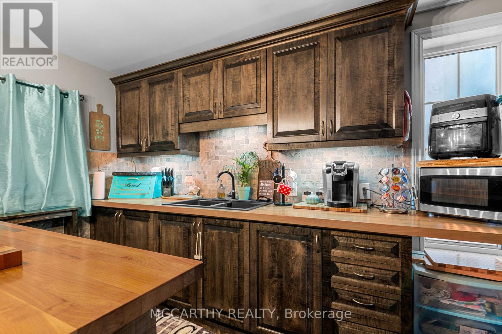 Photo 10 of 180 Grey Street W, Southgate ON