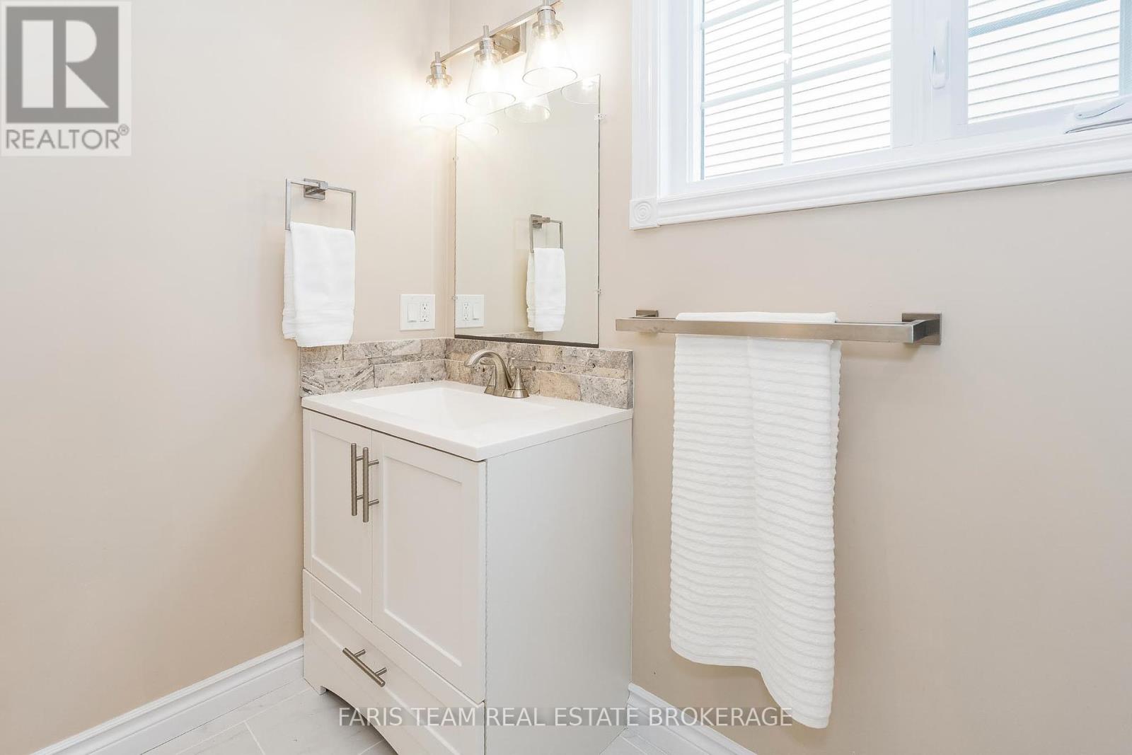 Photo 1 of 15 Lankin Avenue, Bracebridge ON