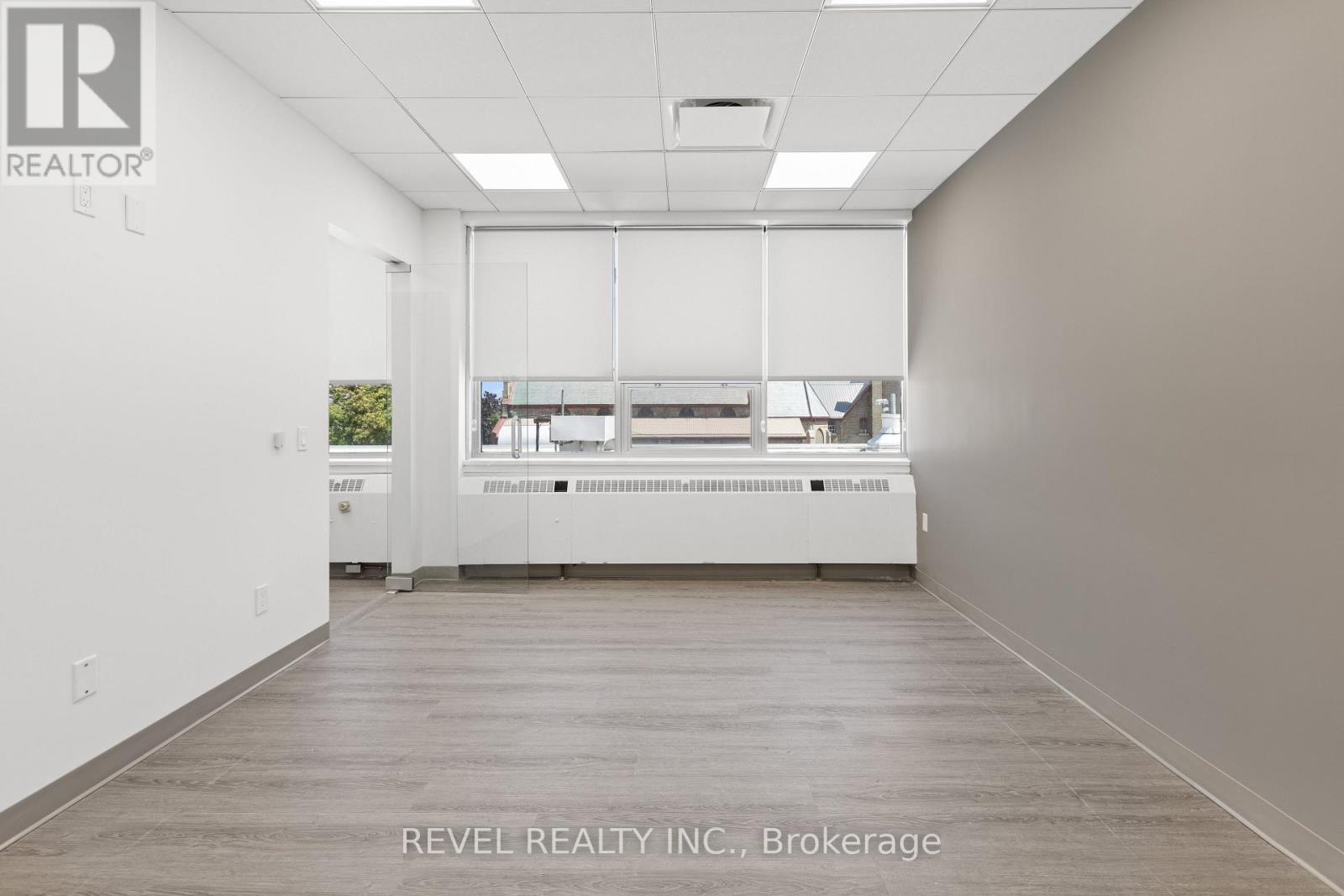 Photo 12 of Upper 3 34 Cambridge Street S, Kawartha Lakes ON