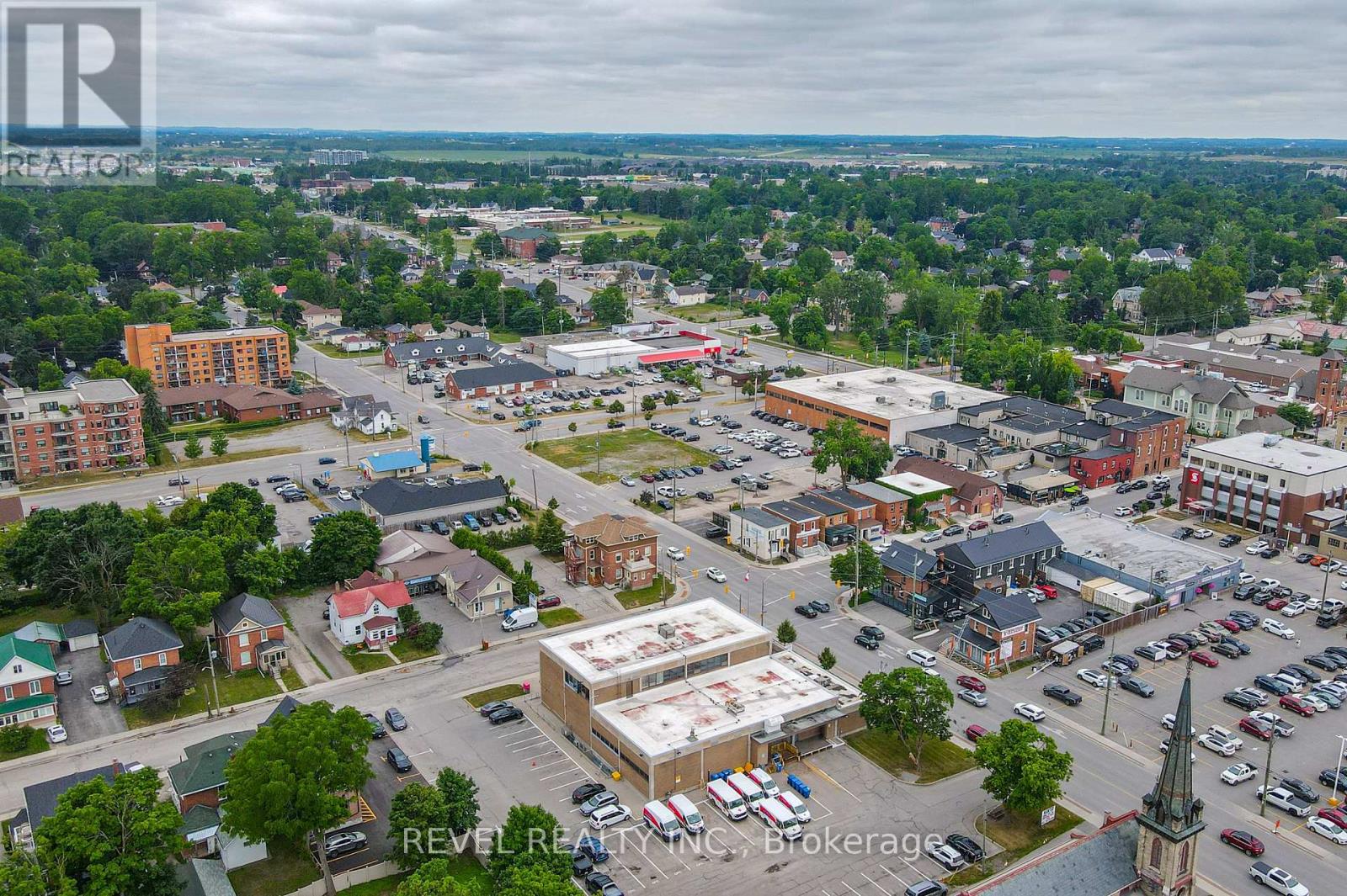 Photo 28 of Upper 3 34 Cambridge Street S, Kawartha Lakes ON