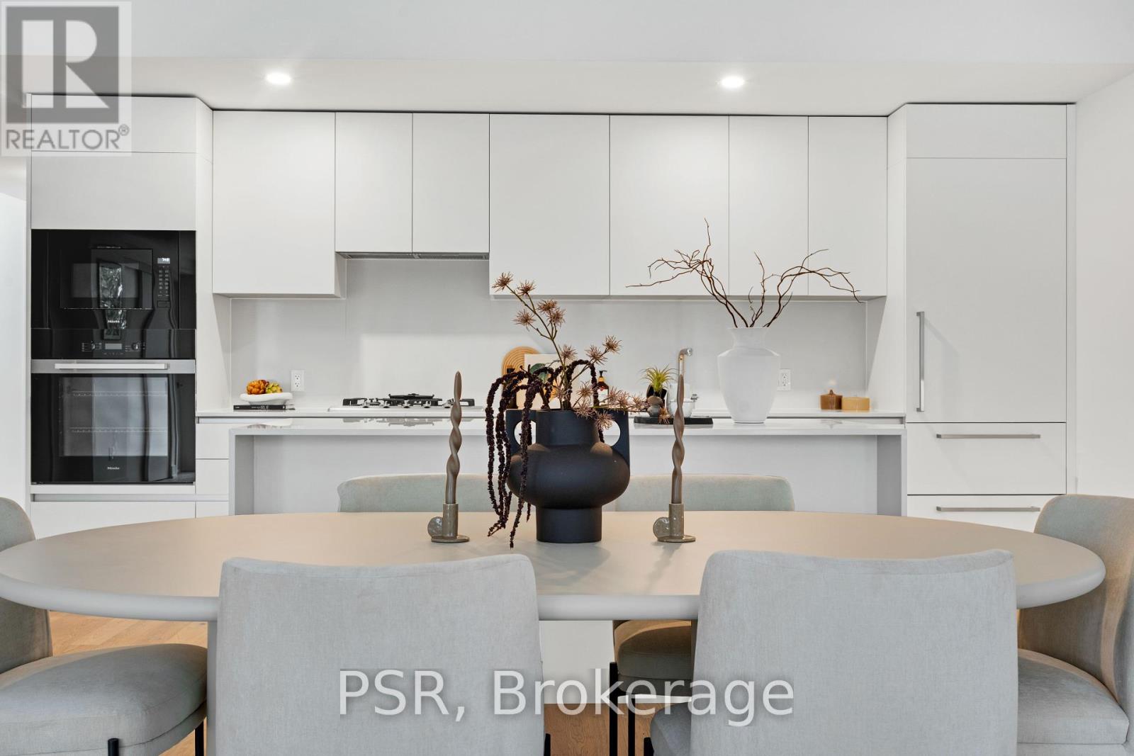 Photo 10 of Ph 410 200 Keewatin Avenue, Toronto ON