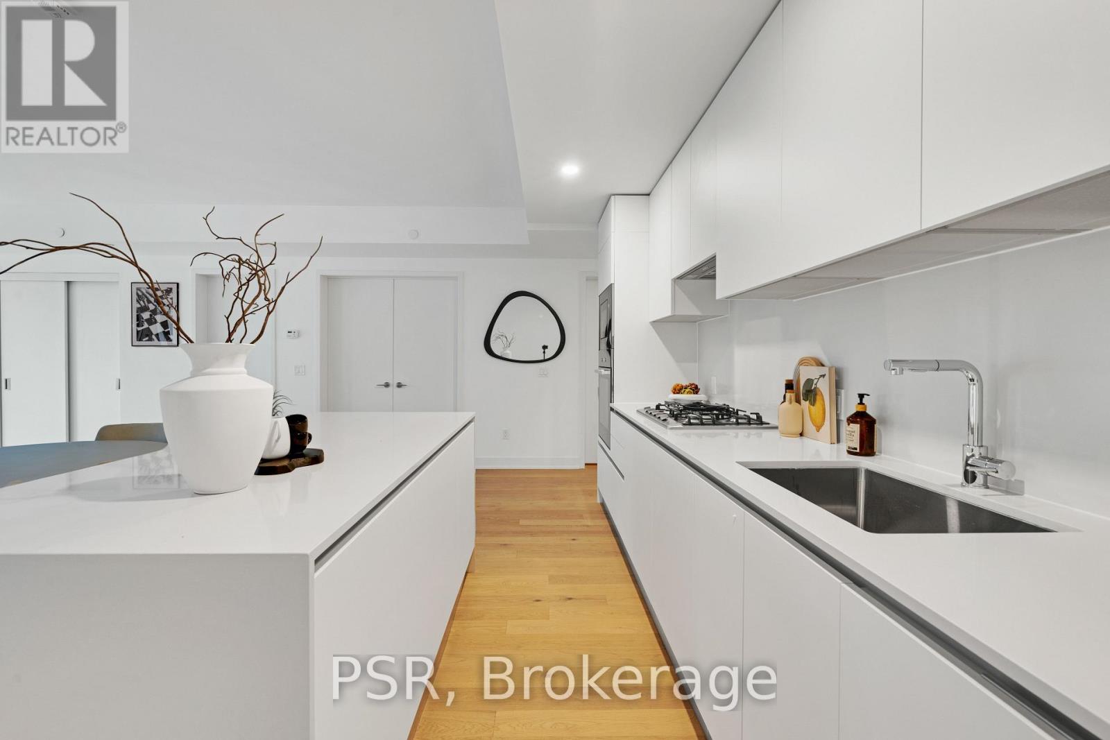 Photo 11 of Ph 410 200 Keewatin Avenue, Toronto ON