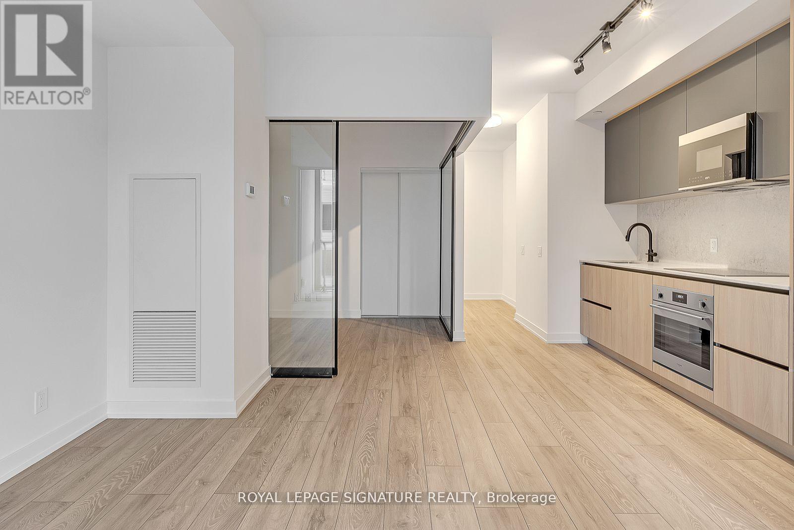 Photo 12 of 1003 108 Peter Street, Toronto ON