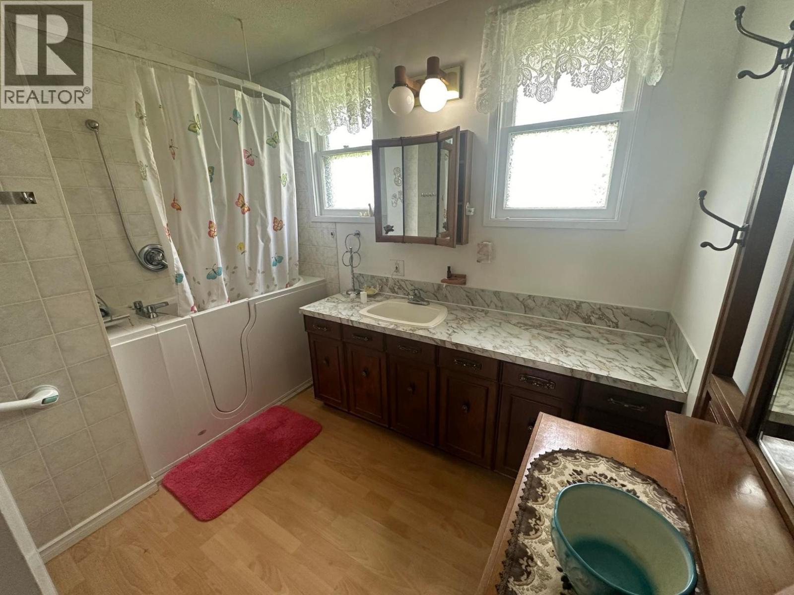 Photo 34 of 510 Kokanee Avenue, Nelson BC
