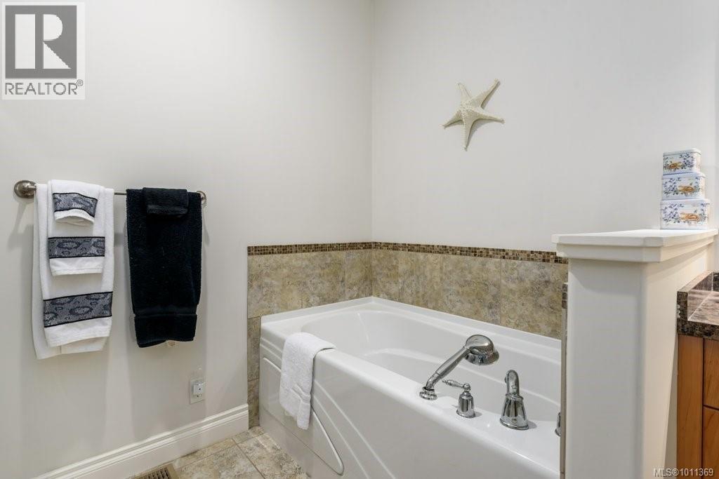 24 5300 Gainsberg Rd, Bowser