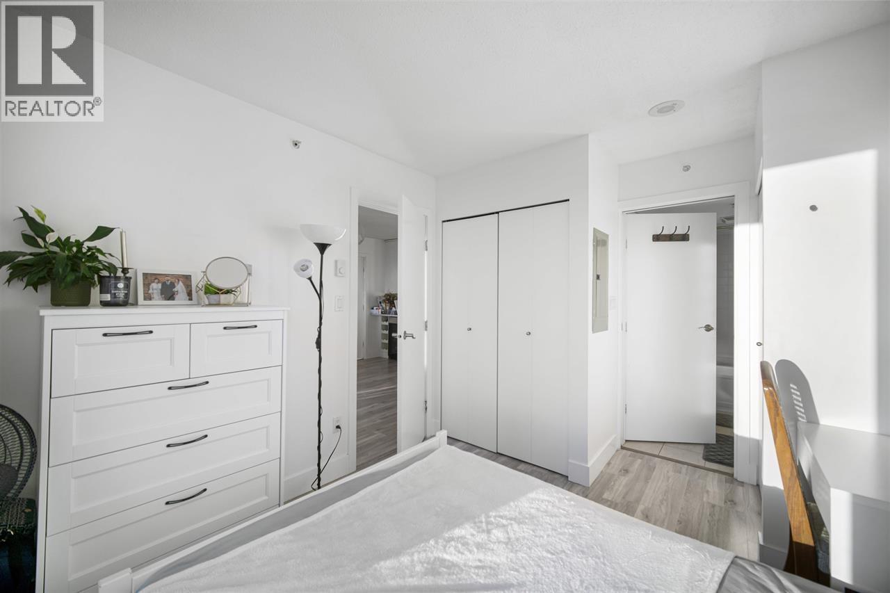 Photo 11 of 702 4118 Dawson Street, Burnaby BC