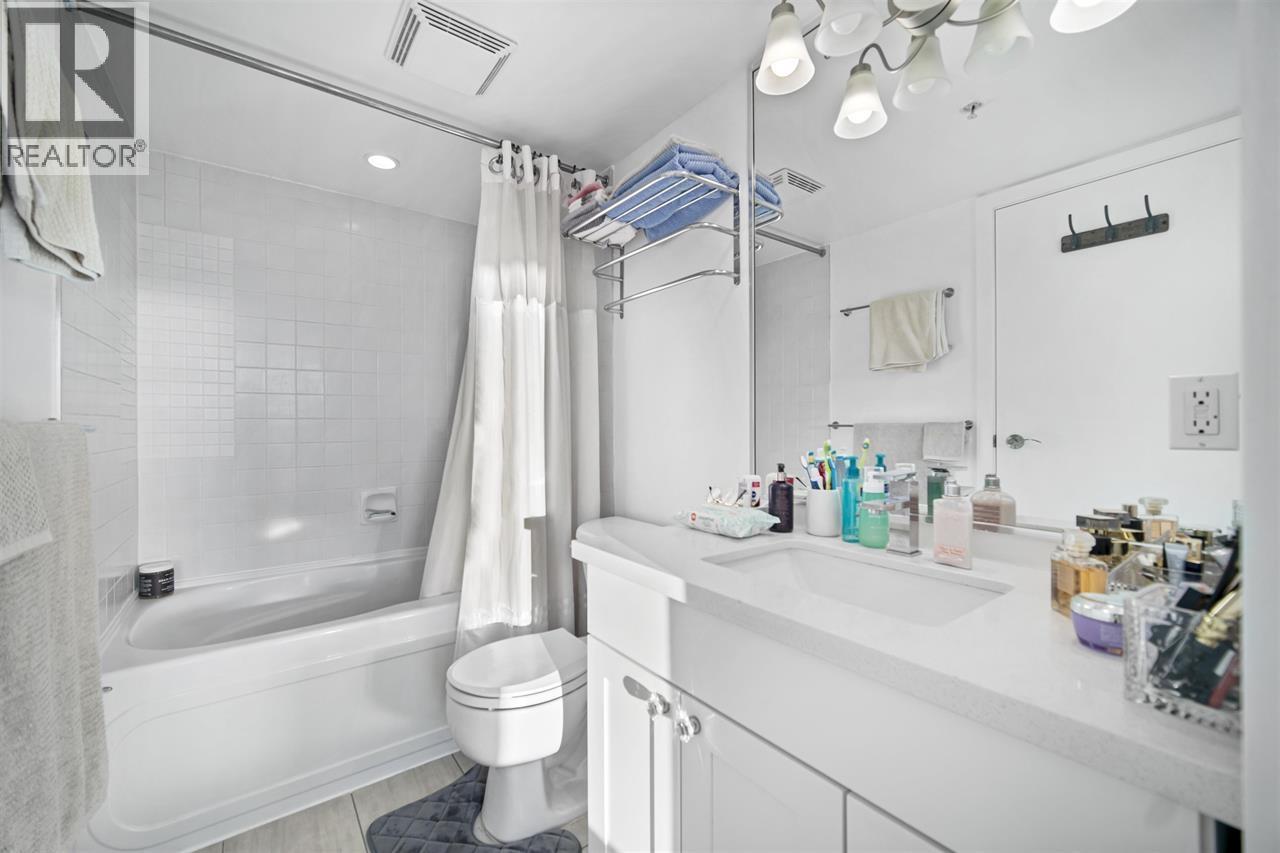 Photo 12 of 702 4118 Dawson Street, Burnaby BC