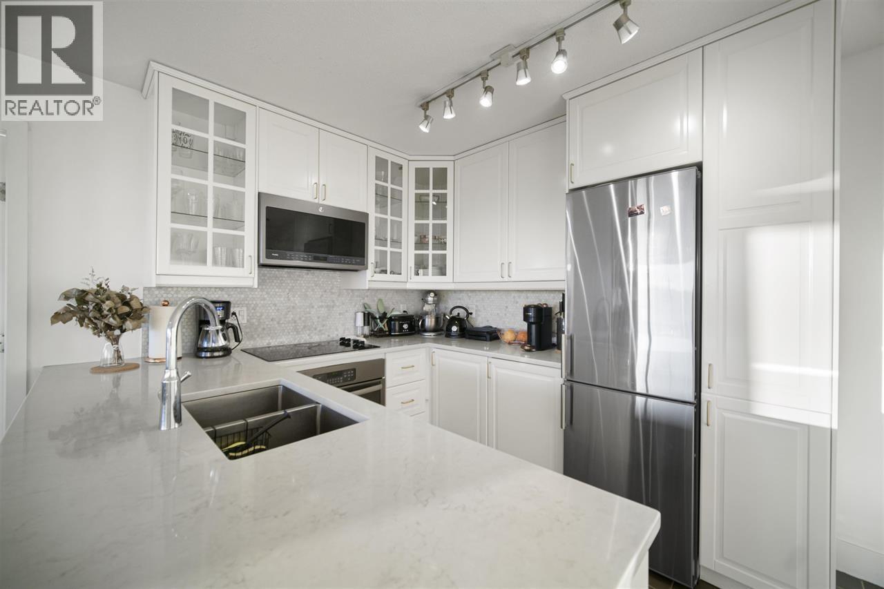 Photo 6 of 702 4118 Dawson Street, Burnaby BC