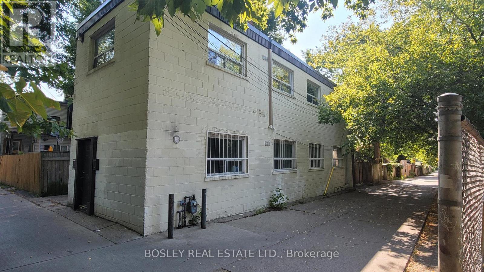 Photo 8 of Upper 154 R Galt Avenue, Toronto ON