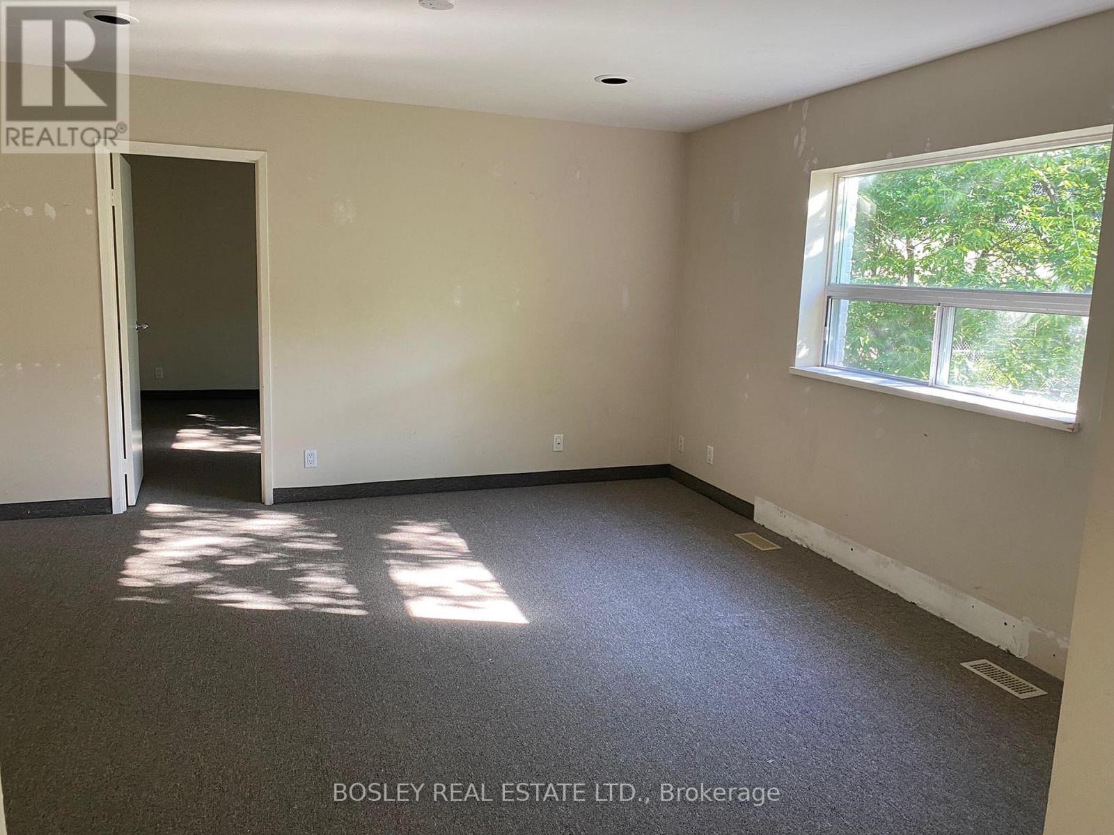 Photo 9 of Upper 154 R Galt Avenue, Toronto ON