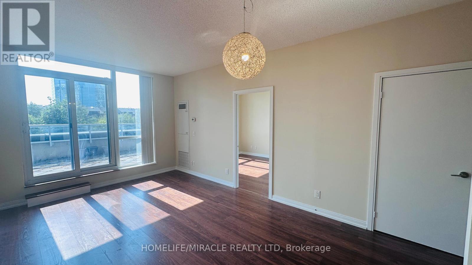 Photo 15 of 304 151 Village Green Square, Toronto ON