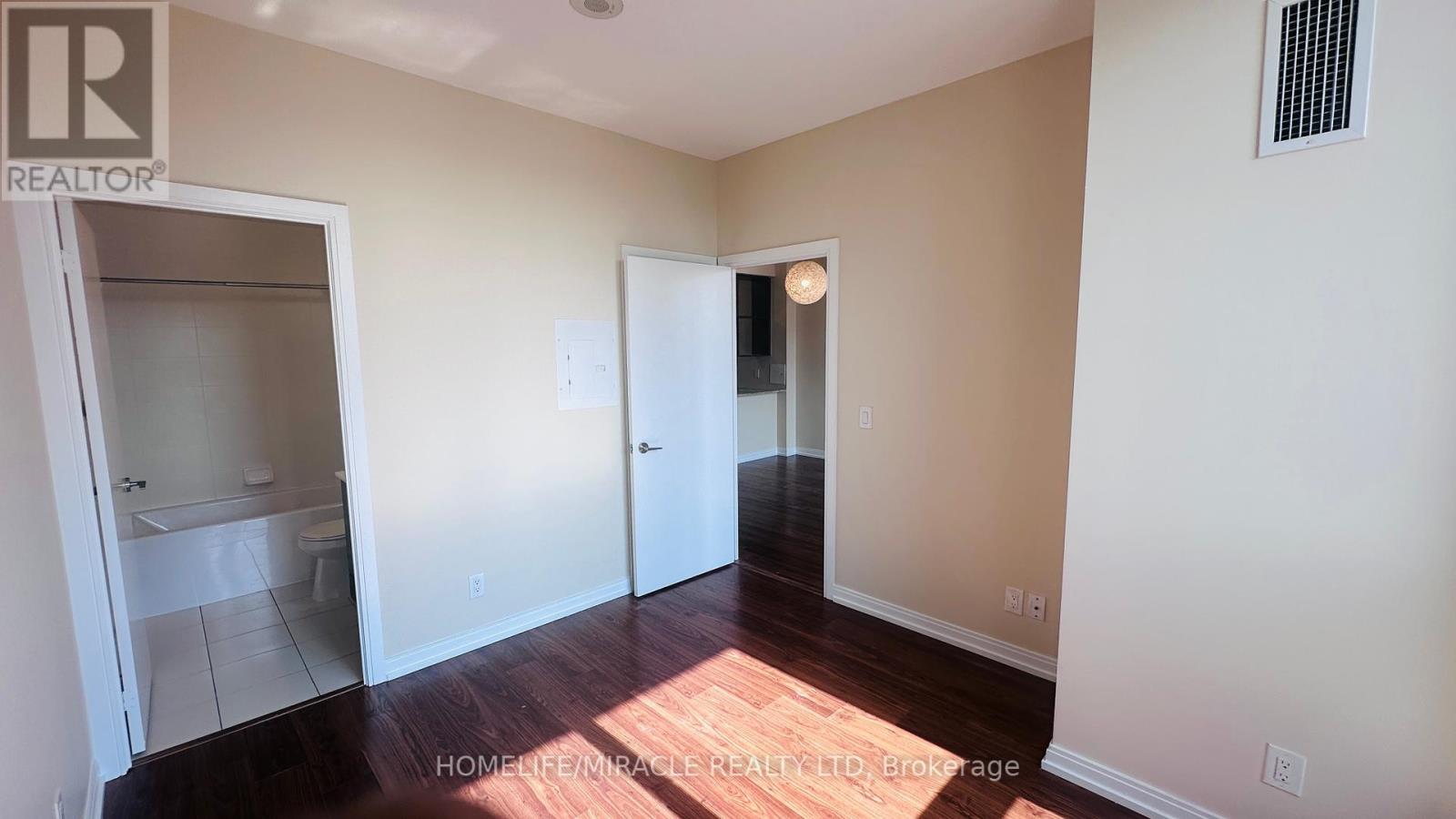 Photo 17 of 304 151 Village Green Square, Toronto ON