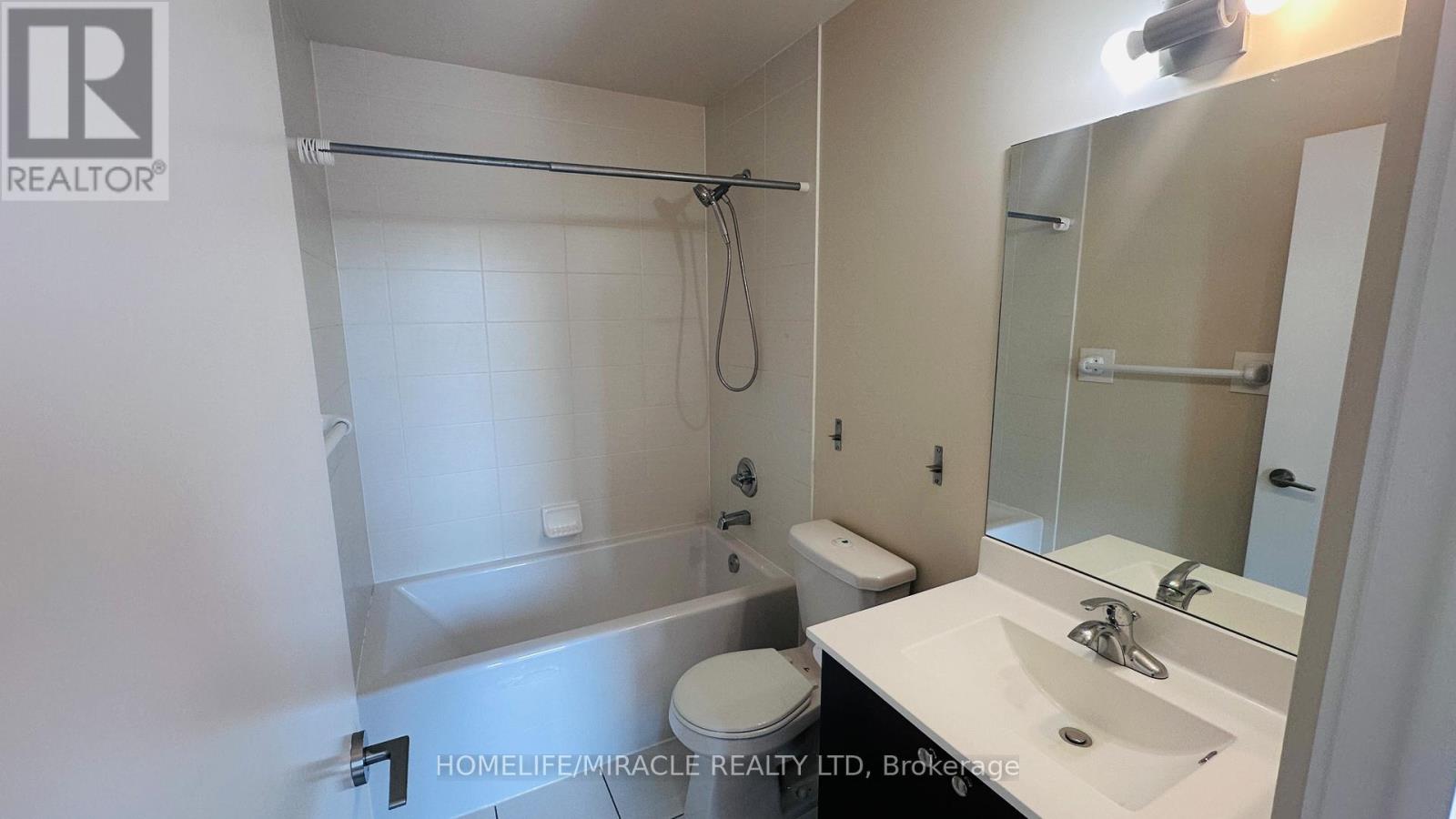 Photo 20 of 304 151 Village Green Square, Toronto ON