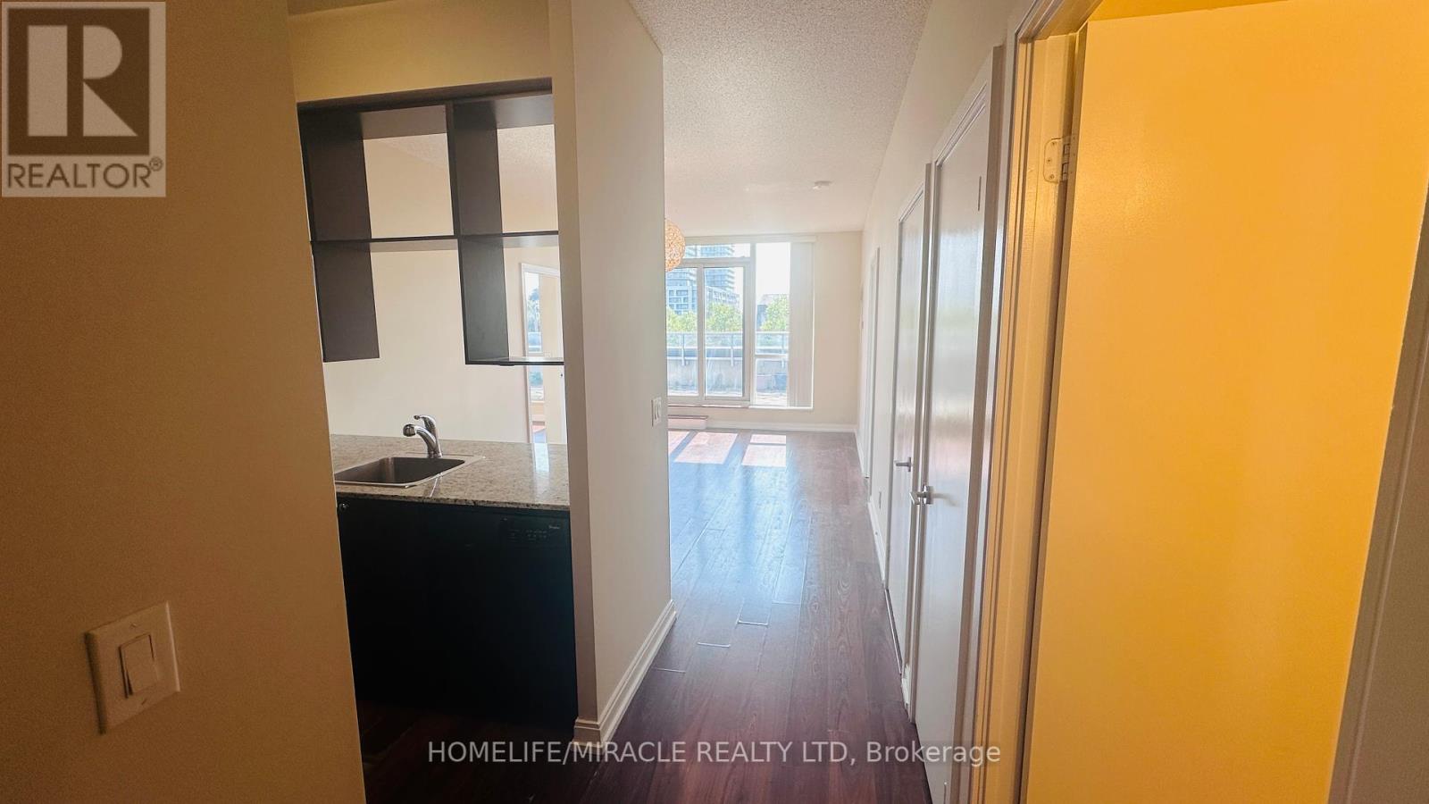 Photo 4 of 304 151 Village Green Square, Toronto ON