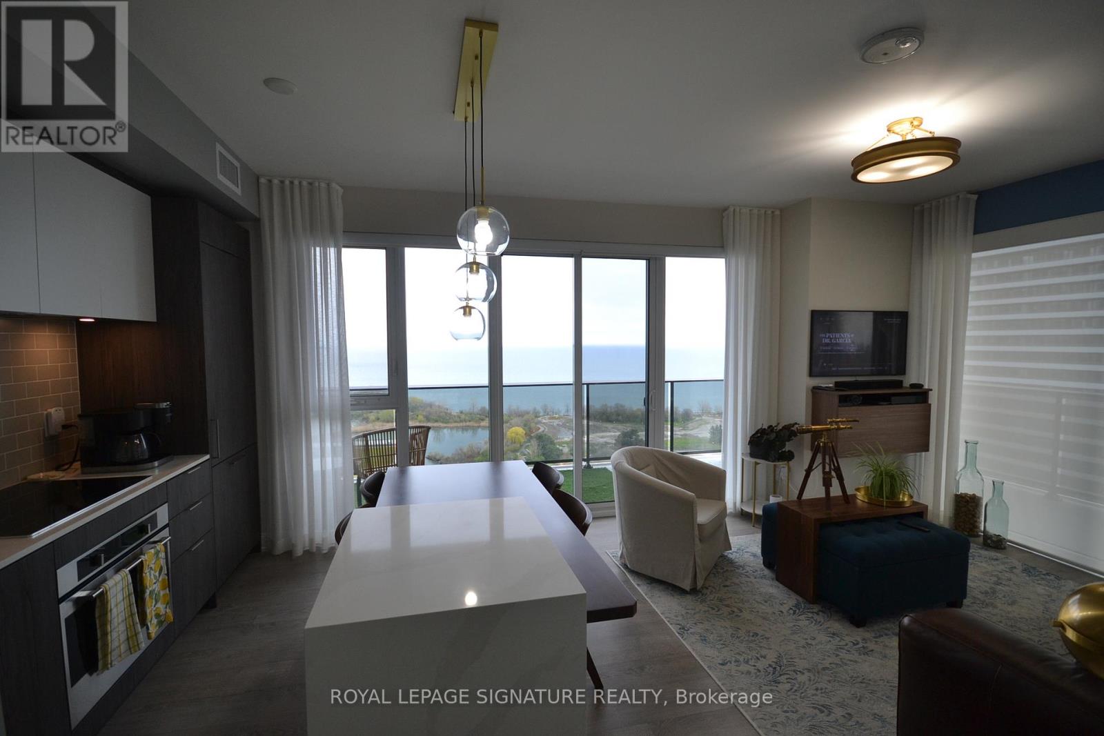 Photo 12 of 2406 70 Annie Craig Drive, Toronto ON
