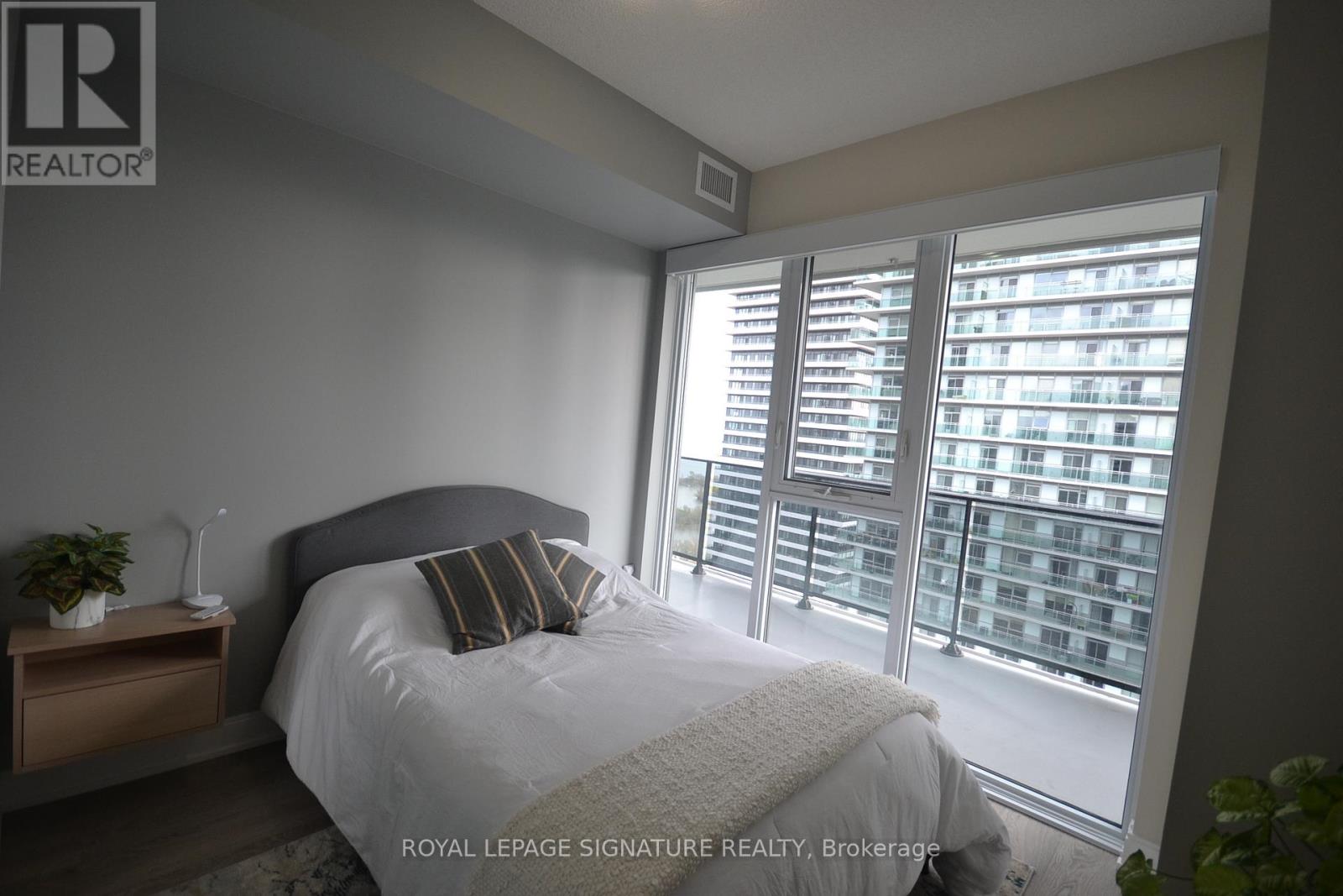 Photo 15 of 2406 70 Annie Craig Drive, Toronto ON