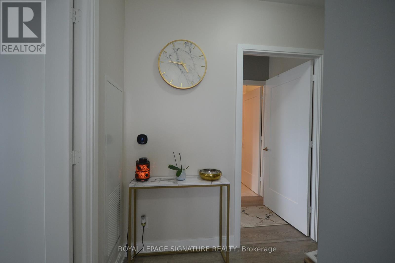 Photo 6 of 2406 70 Annie Craig Drive, Toronto ON