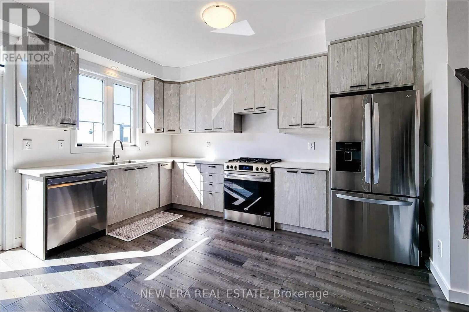 Photo 10 of 60 120 Court Drive, Brant ON