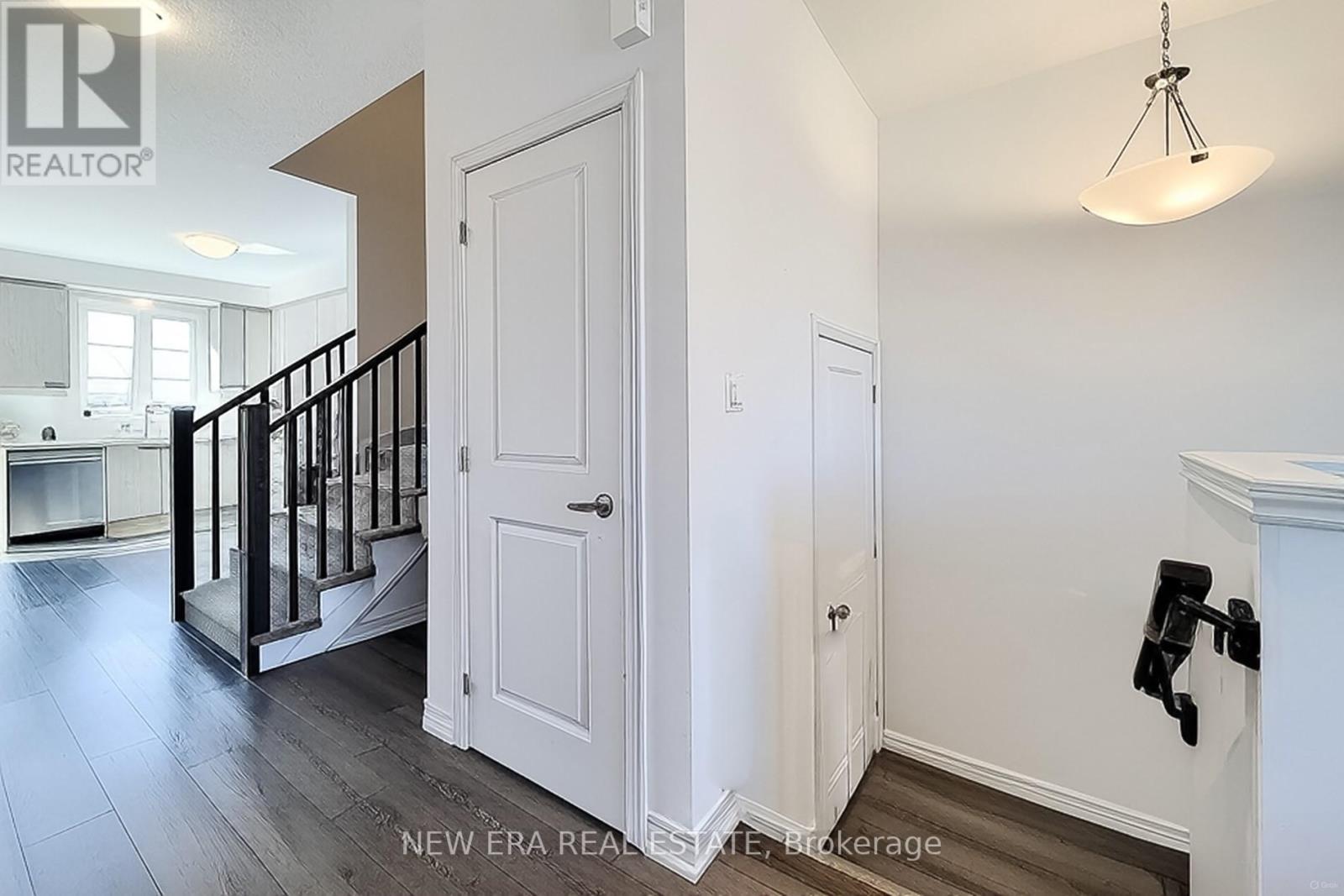 Photo 17 of 60 120 Court Drive, Brant ON