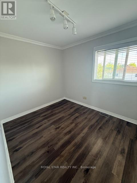 Photo 9 of Main Second Floor 480 Grove Street E, Barrie ON