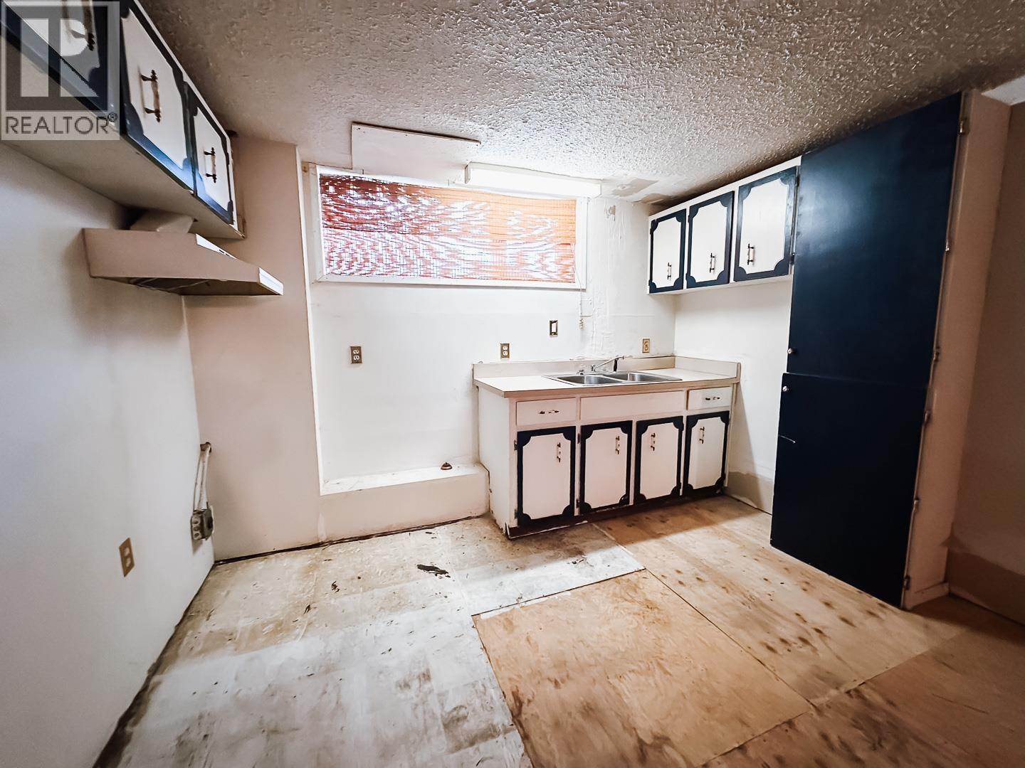 Photo 3 of 276 Lyon Street, Prince George BC