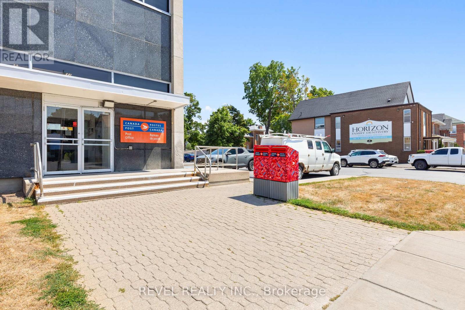 Photo 29 of Upper 3 34 Cambridge Street S, Kawartha Lakes ON