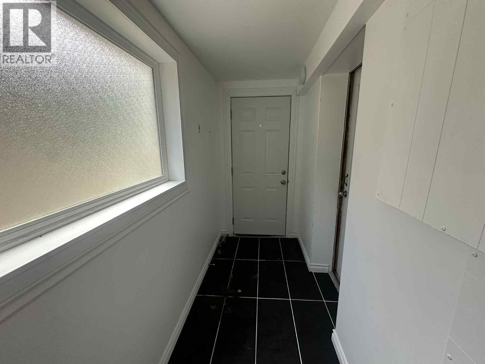 1860 OAK Street - 8