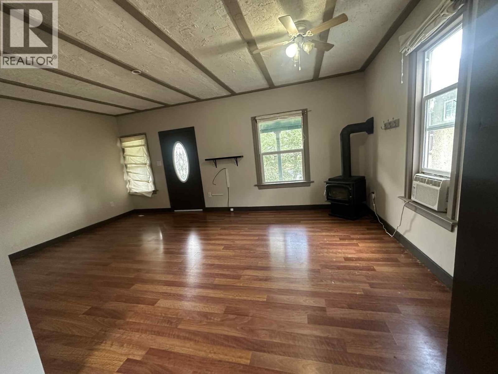 1860 OAK Street - 10
