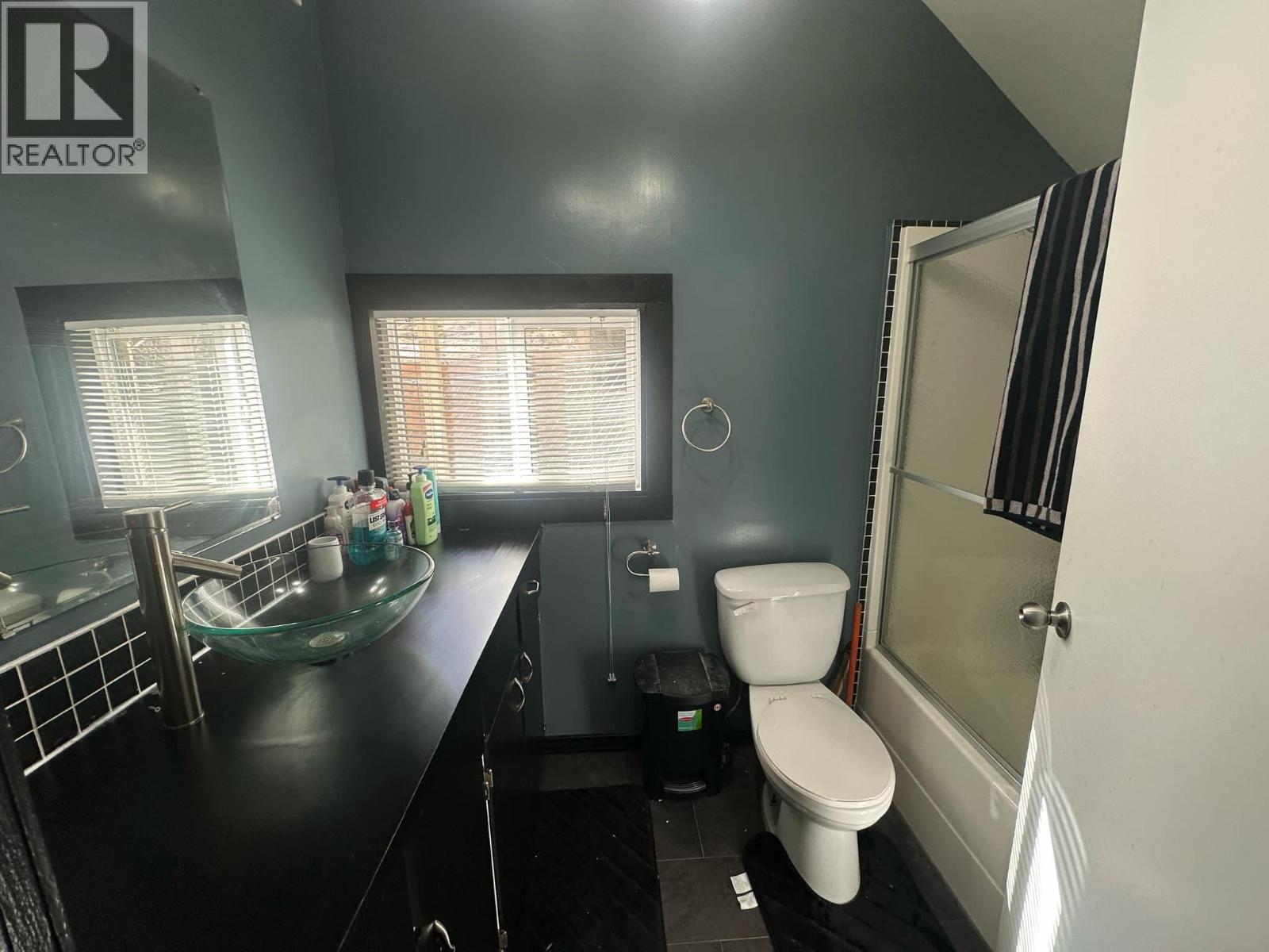 1860 OAK Street - 21