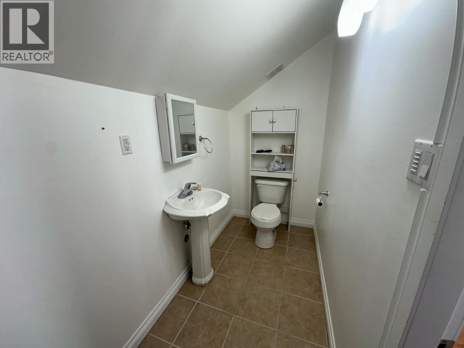 1860 OAK Street - 15