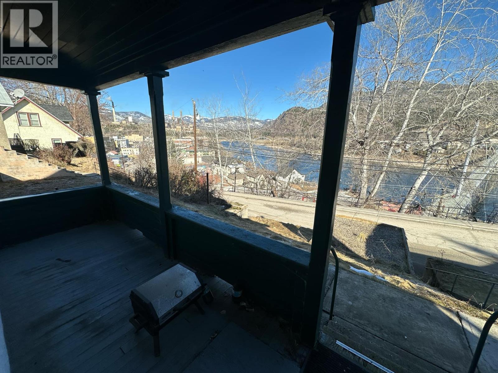 1860 OAK Street, Trail