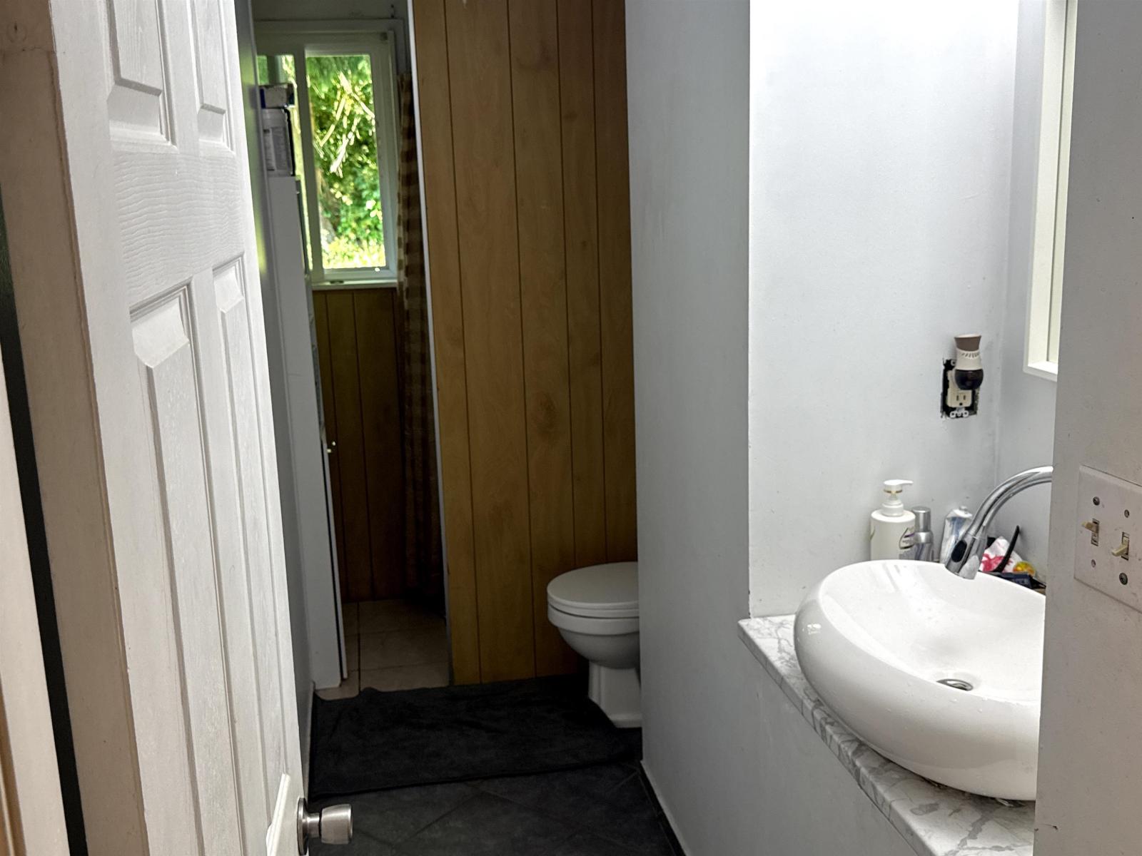 Photo 12 of 32915 3rd Avenue, Mission BC