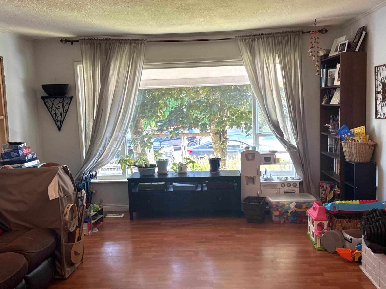 Photo 7 of 32915 3rd Avenue, Mission BC