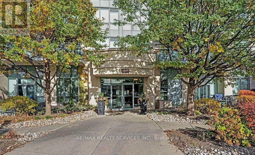 Photo 3 of 701 2545 Erin Centre Boulevard, Mississauga ON