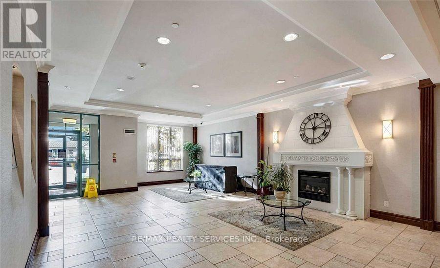 Photo 8 of 701 2545 Erin Centre Boulevard, Mississauga ON