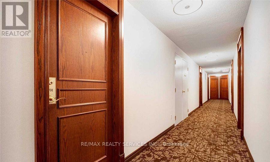 Photo 10 of 701 2545 Erin Centre Boulevard, Mississauga ON