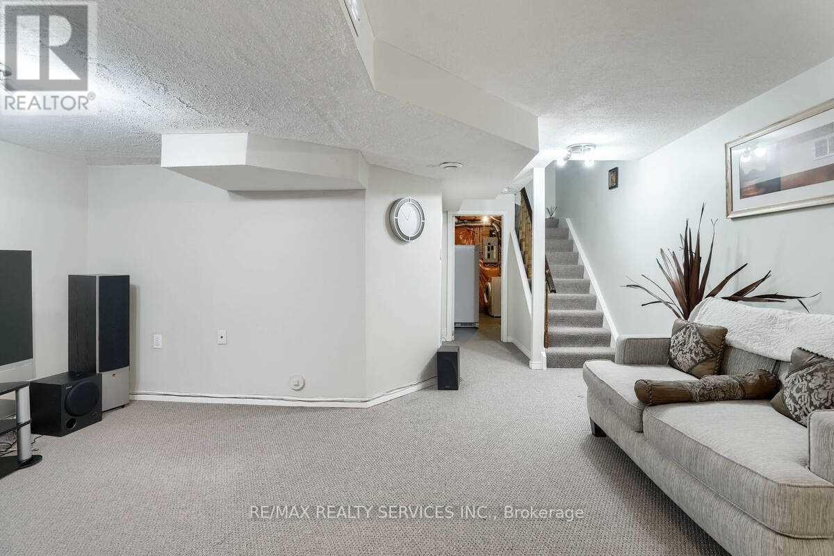 Photo 20 of 6888 Dillingwood Drive, Mississauga ON