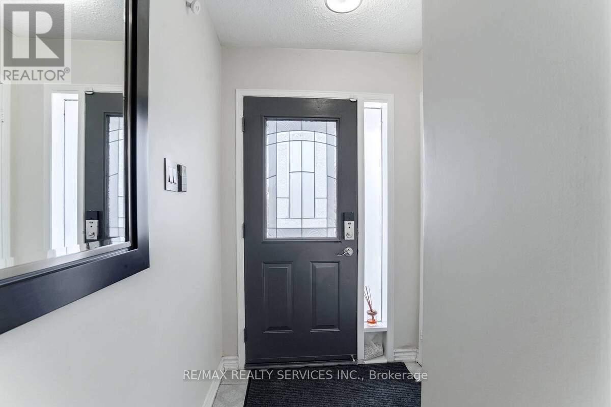Photo 14 of 6888 Dillingwood Drive, Mississauga ON
