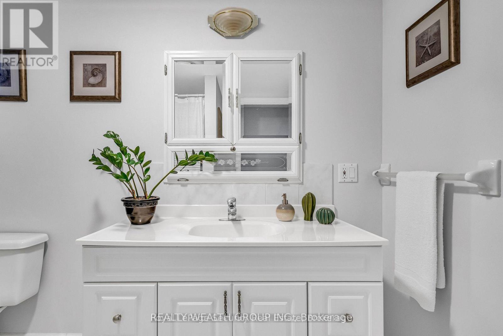 Photo 7 of Basement 771 Eversley Drive, Mississauga ON