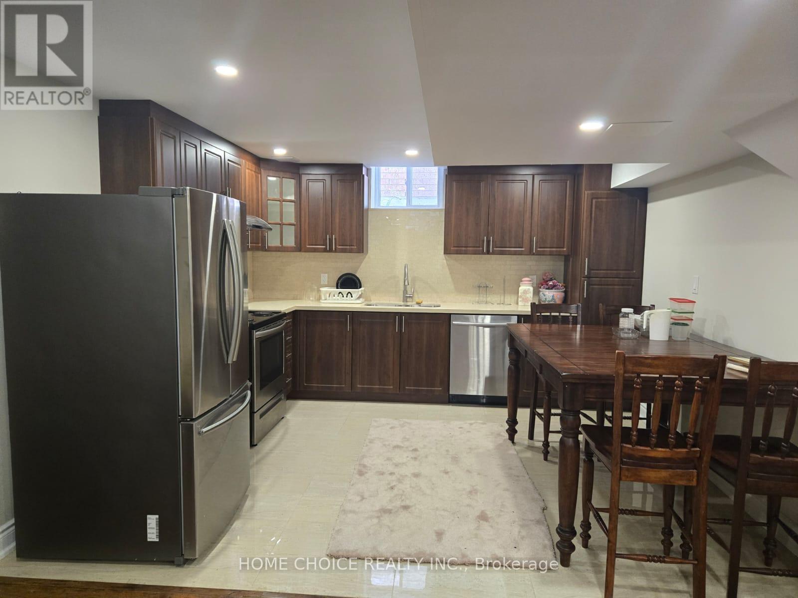 Photo 4 of 3144 Clipperton Drive, Mississauga ON
