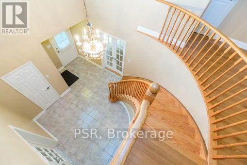 Photo 6 of 813 Willowbank Trail, Mississauga ON