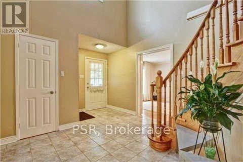 Photo 16 of 813 Willowbank Trail, Mississauga ON