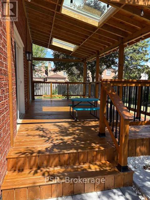 Photo 5 of 813 Willowbank Trail, Mississauga ON