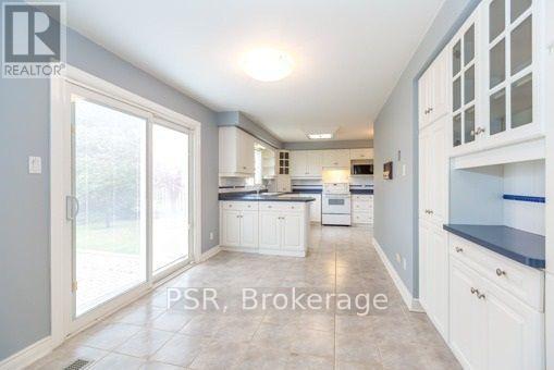 Photo 17 of 813 Willowbank Trail, Mississauga ON