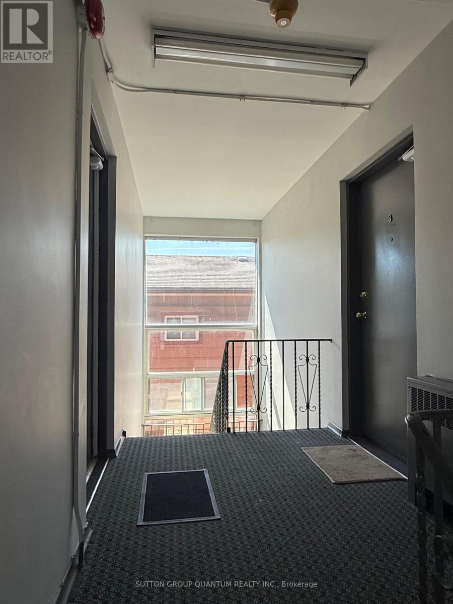 Photo 16 of 25 A Milton Street, Toronto ON