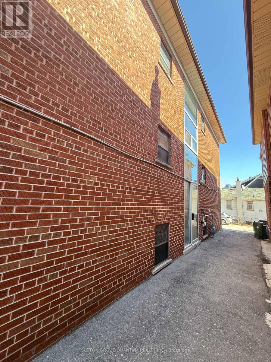 Photo 10 of 25 A Milton Street, Toronto ON