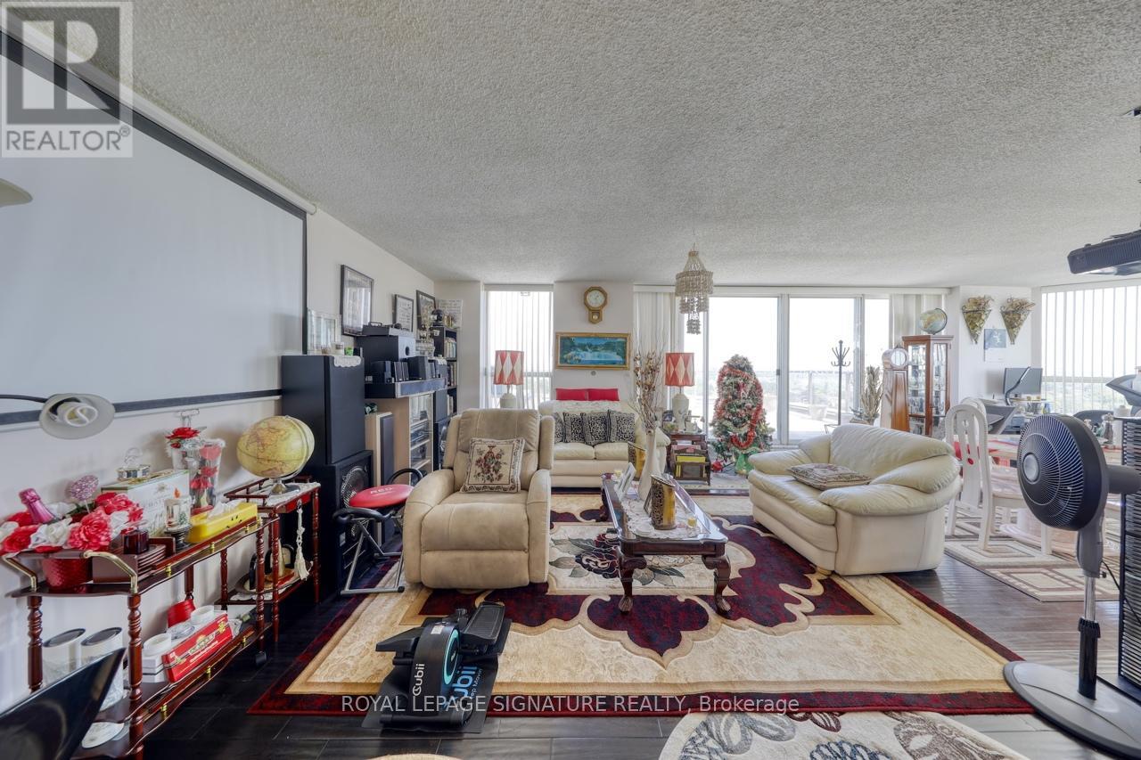 Photo 9 of 904 6 Humberline Drive, Toronto ON