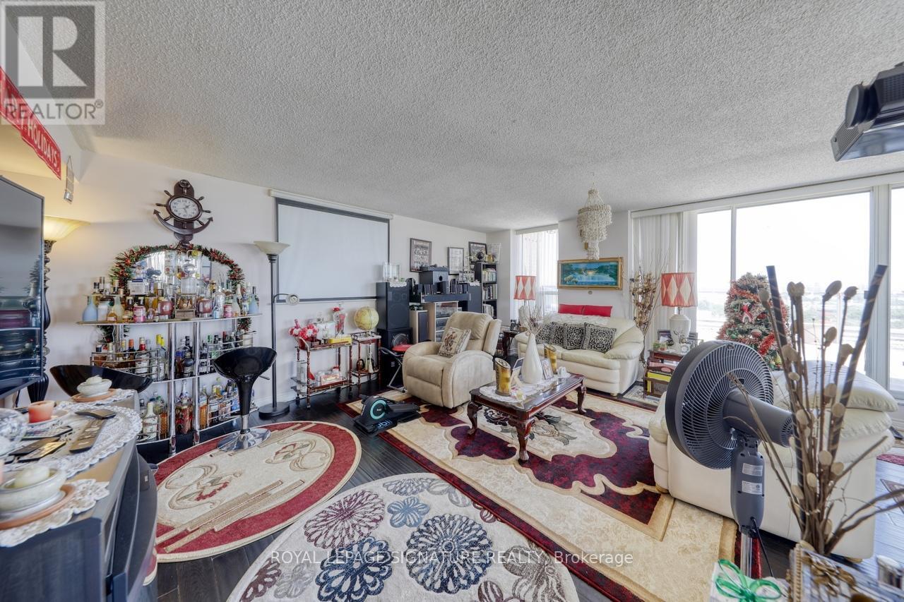 Photo 28 of 904 6 Humberline Drive, Toronto ON