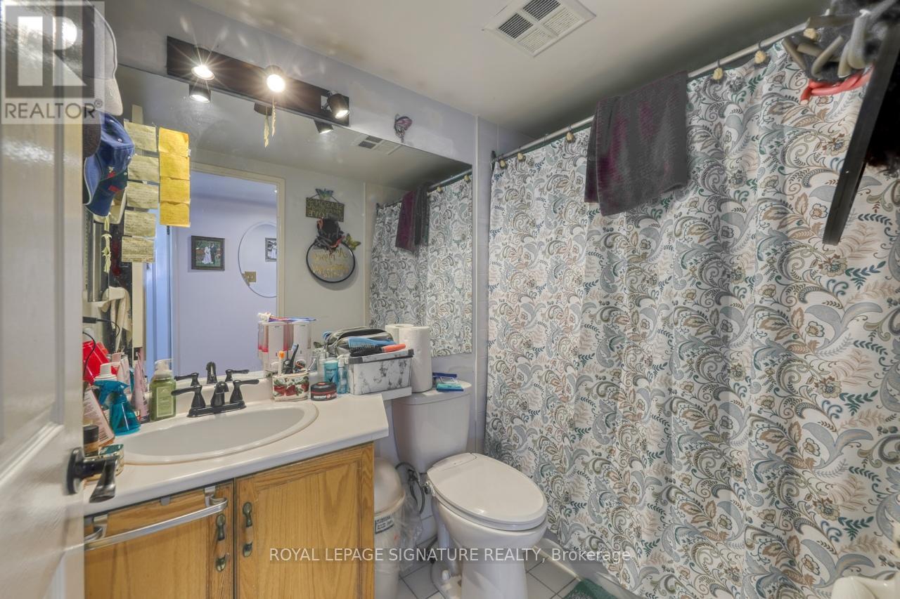 Photo 15 of 904 6 Humberline Drive, Toronto ON
