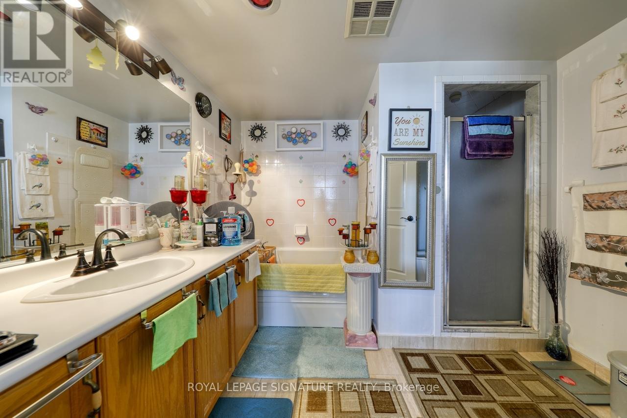 Photo 35 of 904 6 Humberline Drive, Toronto ON